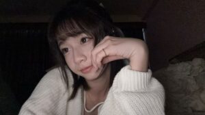 Horny slut wants to be exposed