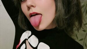 Cuckbro gave up his slut sister Leah